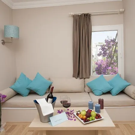 Mavi Turkbuku Hotel 4*