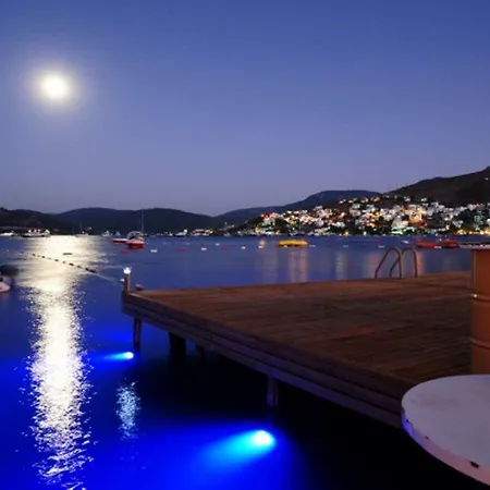 Mavi Turkbuku Hotel 4*